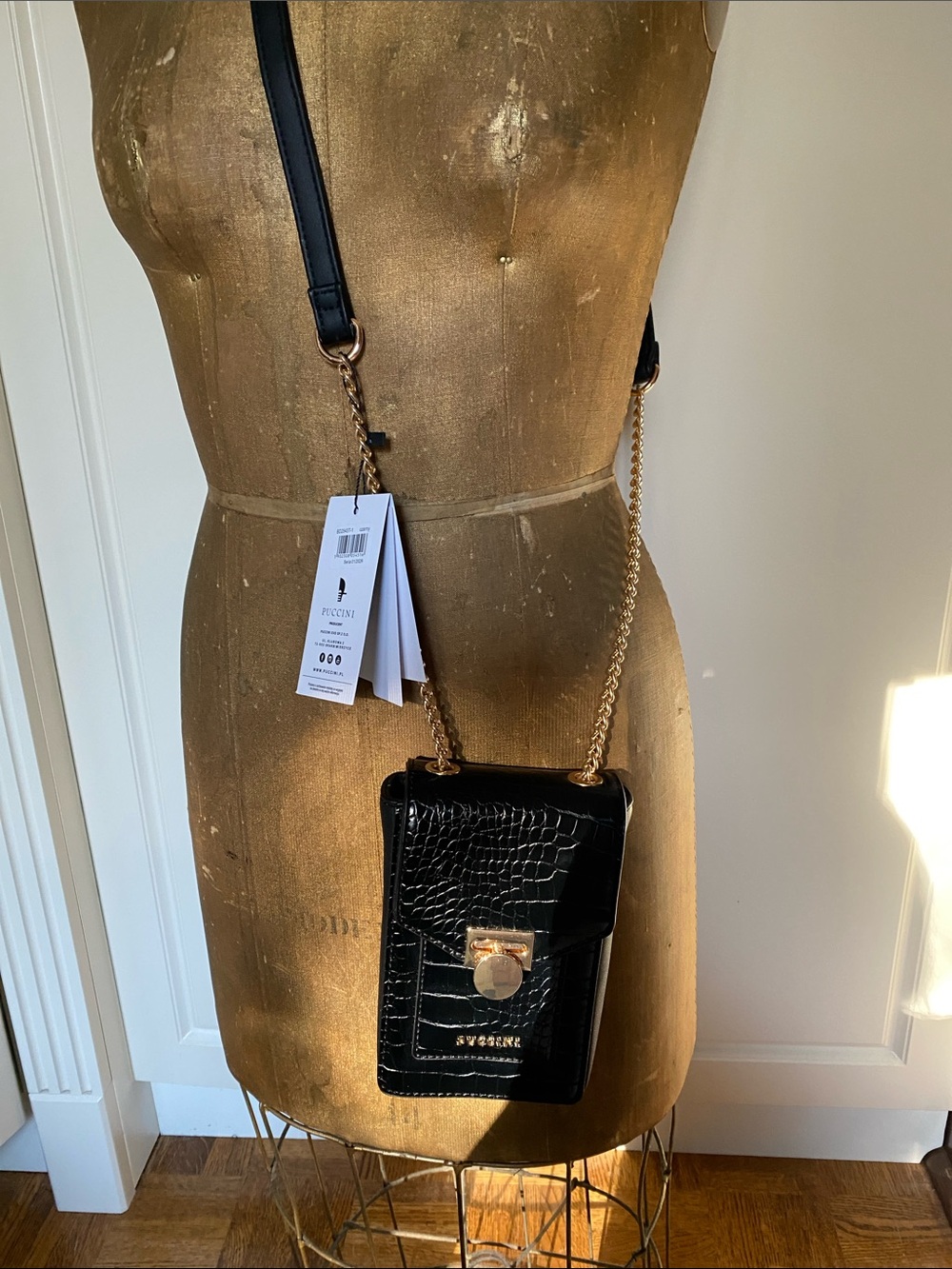 Black Croc-Embossed Crossbody Bag with Gold Chain Strap